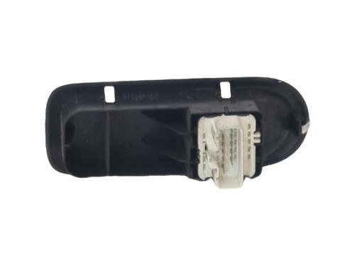 Pulsantiera anteriore sinistra Pulsantiera anteriore sinistra RENAULT CLIO III (BR0/1, CR0/1) 1.5 dCi (BR0H, CR0H, CR1S, BR1S) (106 hp) 37195912 37195912