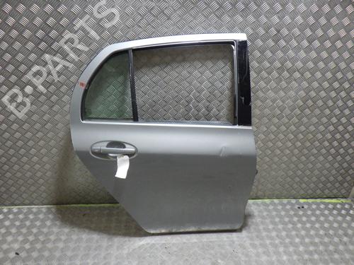 Used Right rear door TOYOTA YARIS (_P9_) 1.3 VVT-i (SCP90_, SCP90R) (87 hp) 24824536