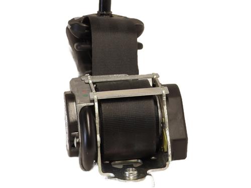 front-left-seatbelt-renault-zoe-bfm_-2012-28042128 main image