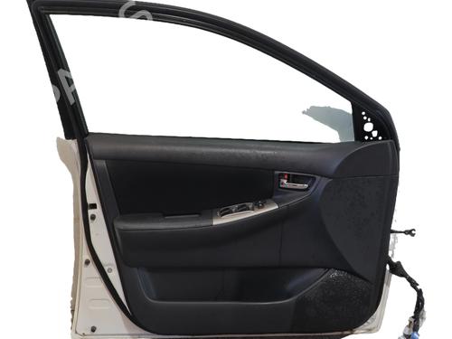 Dør venstre fortil Dør venstre fortil TOYOTA COROLLA (_E12_) 1.4 D (NDE120_, NDE120R) (90 hp) 39690454 39690454
