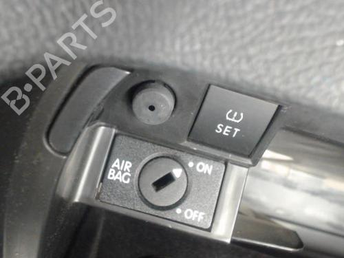 Used Glove box VW SCIROCCO III (137, 138) 2.0 TDI (140 hp) 24254709