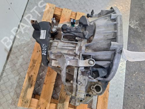 Used Gearbox Gearbox RENAULT MASTER III Van (FV) 2.3 dCi 135 FWD (FV0N, FV08, FV06, FV00, FV1S) (136 hp) 32217729 32217729