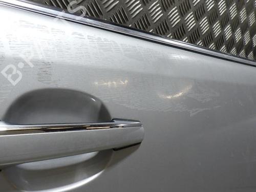 Used Right front door Right front door 24258237 24258237