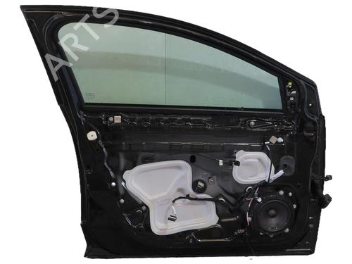 left-front-door-renault-megane-iv-hatchback-b9amn_-2015-39690437 main image