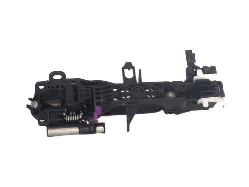 front-right-exterior-door-handle-toyota-yaris-_p21_-_pa1_-_ph1_-2020-30818723 main image