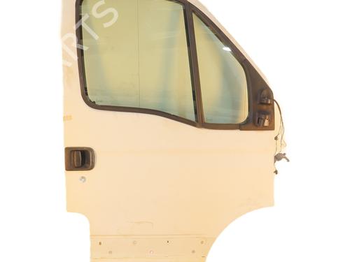 Used Right front door Right front door RENAULT MASTER II Van (FD) 2.5 dCi (FD01, FD0Y, FD21, FD2Y, FD31, FD71, FD7Y, FD81,... (146 hp) 33168359 33168359