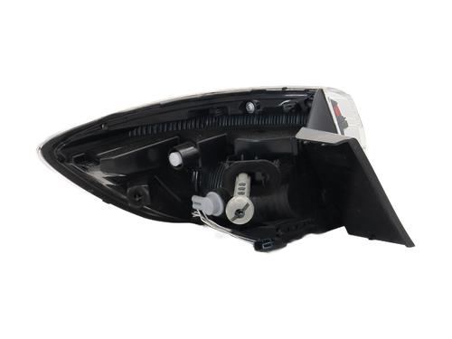 right-taillight-renault-clio-v-b7_-2019-37747312 main image