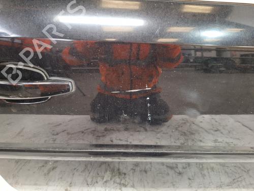 Used Right front door Right front door 30517607 30517607