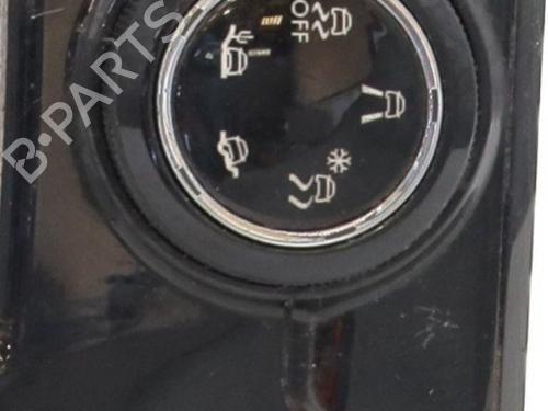 Middle console PEUGEOT 3008 II SUV (MC_, MR_, MJ_, M4_) 1.2 THP/ PureTech 130 (MRHNSM, MRHNSU, MRHNSJ, MRHNYW,... | BP32403725I22