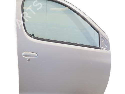 Used Right front door Right front door TOYOTA YARIS VERSO (_P2_) 1.4 D-4D (NLP20_, NLP22_) (75 hp) 33122464 33122464