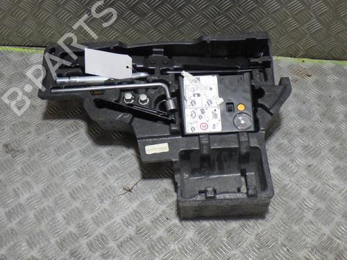 jack-kit-mercedes-benz-glk-class-x204-2008-2009-2010-2011-2012-2013-2014-2015-24809447 main image