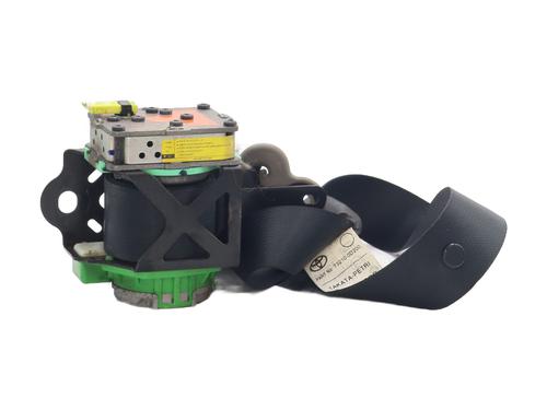 Used Front right seatbelt TOYOTA YARIS (_P9_) 1.4 D-4D (NLP90_, NLP90R) (90 hp) 32299715