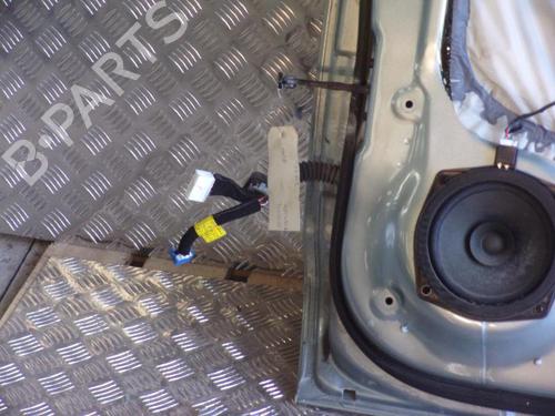 Right front door HYUNDAI TUCSON (JM) 2.0 CRDi All-wheel Drive | BP24255884C3 
