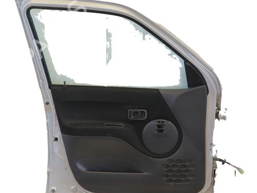 Used Left front door Left front door DAIHATSU TERIOS (J1_) [1997-2006] 36300100 36300100