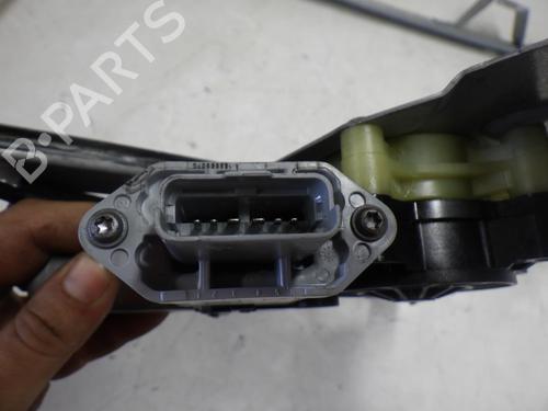 Used Front left window mechanism Front left window mechanism RENAULT LAGUNA III (BT0/1) 2.0 dCi (BT07, BT0J, BT14, BT1A, BT1S) (131 hp) 24257333 24257333