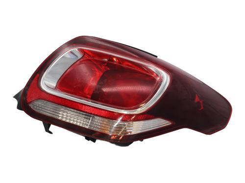 Feu arrière droit DS DS 3 (SA_) 1.2 THP 110 / PureTech 110 (SAHNPS, SAHNZ6, SAHNZT) (110 hp) 31947085