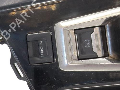 Middle console PEUGEOT 3008 II SUV (MC_, MR_, MJ_, M4_) 1.2 THP/ PureTech 130 (MRHNSM, MRHNSU, MRHNSJ, MRHNYW,... | BP32403725I22