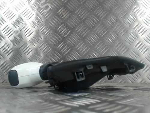 Used Gear lever Gear lever PEUGEOT 208 I (CA_, CC_) 1.2 VTi 68 / PureTech 68 (68 hp) 24261033 24261033