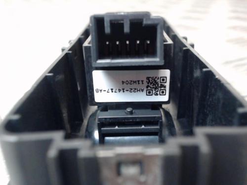 Used Right front window switch Right front window switch LAND ROVER RANGE ROVER SPORT I (L320) 3.0 D 4x4 (245 hp) 24276660 24276660