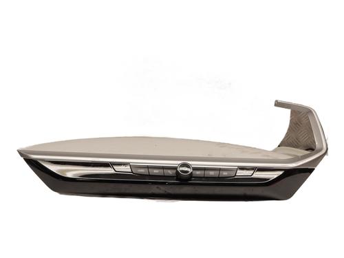 switch-opel-grandland-x-van-2017-24274731 main image