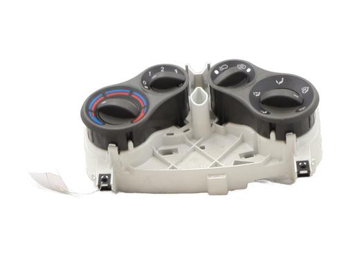 climate-control-fiat-panda-169_-2003-32497901 main image