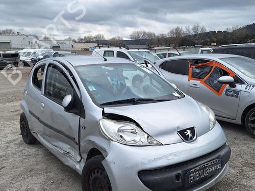 Used Parts PEUGEOT 107 (PM_, PN_)  1.0  4513052