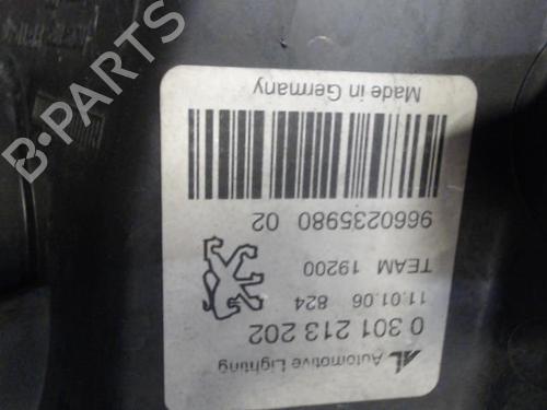 Used Right headlight Right headlight PEUGEOT 407 SW (6E_, 6D_) 2.0 HDi 135 (136 hp) 24272131 24272131