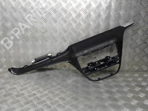 Console centrale Console centrale PEUGEOT 208 I (CA_, CC_) 1.4 HDi (68 hp) 24266497 24266497