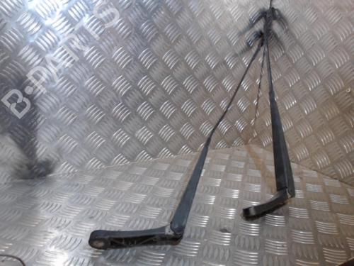 Used Front windshield wiper arm VW TOURAN (1T1, 1T2) 2.0 TDI (170 hp) 24280353