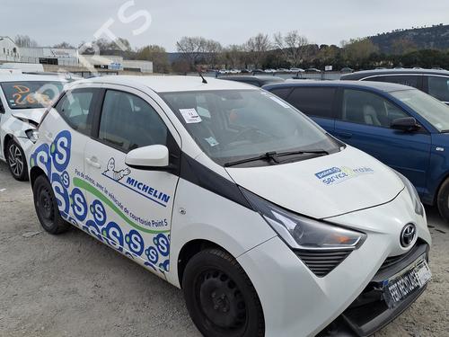 Brugte TOYOTA AYGO (_B4_) 1.0 VVTi (KGB40) 4653266