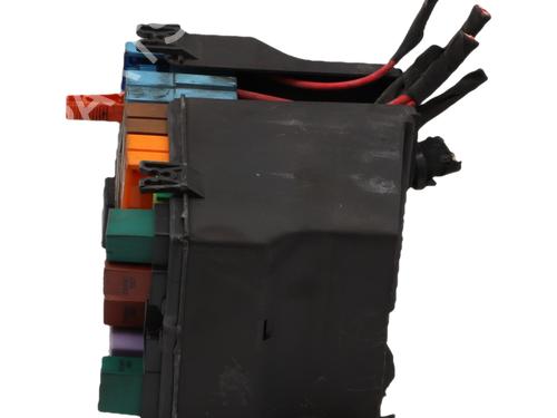 Used Fuse box Fuse box 37077499 37077499