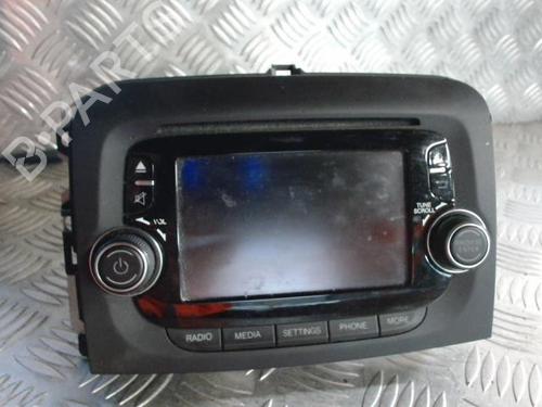 radio-fiat-500l-351_-352_-2012-24264274 main image