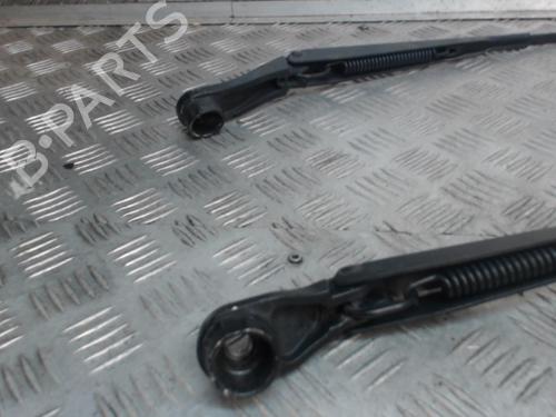 Used Front windshield wiper arm RENAULT SCÉNIC III (JZ0/1_) 1.9 dCi (JZ0J, JZ1J, JZ1K, JZ1S) (131 hp) 24282530