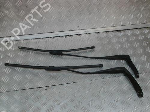 Used Front windshield wiper arm Front windshield wiper arm DACIA SANDERO II TCe 90 (B8M1, B8MA, B8AC) (90 hp) 24276380 24276380