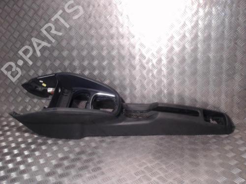 Used Middle console Middle console AUDI A1 (8X1, 8XK) 2.0 TDI (143 hp) 24266744 24266744