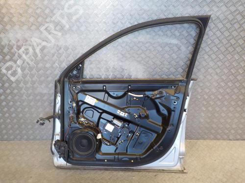 Used Right front door VW TOUAREG (7LA, 7L6, 7L7) 3.2 V6 (220 hp) 24267996
