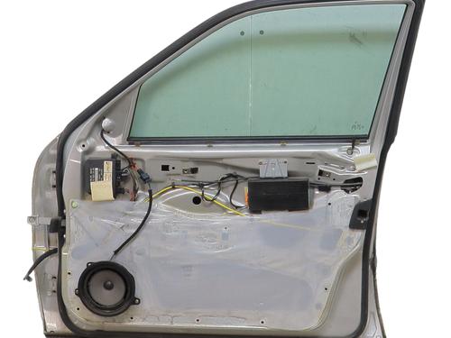 Used Right front door Right front door 32990399 32990399