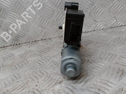Used Right rear window motor Right rear window motor VW POLO VI (AW1, BZ1, AE1) 1.6 TDI (80 hp) 24272527 24272527