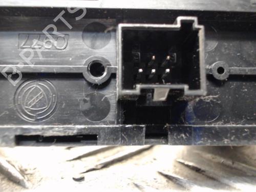Used Warning switch FIAT 500 (312_) 0.9 (312AXG1A, 312.AXG11) (86 hp) 24266002