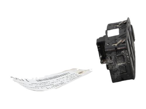 left-front-window-switch-renault-arkana-i-lcm_-ldn_-2019-37188455 main image