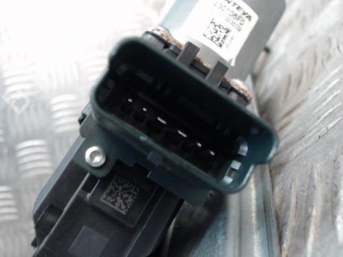 right-rear-window-motor-renault-megane-iv-hatchback-b9amn_-2015-24282674 main image