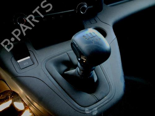 Used Gear lever PEUGEOT PARTNER Box Body/MPV 1.2 THP (110 hp) 28953212