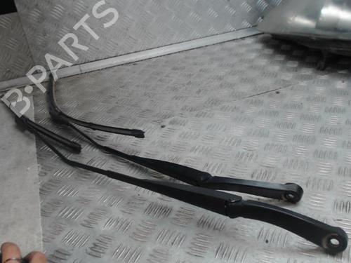 Used Front windshield wiper arm RENAULT EXPRESS Box Body/MPV 1.5 Blue dCi 95 (F6AB) (95 hp) 24265119