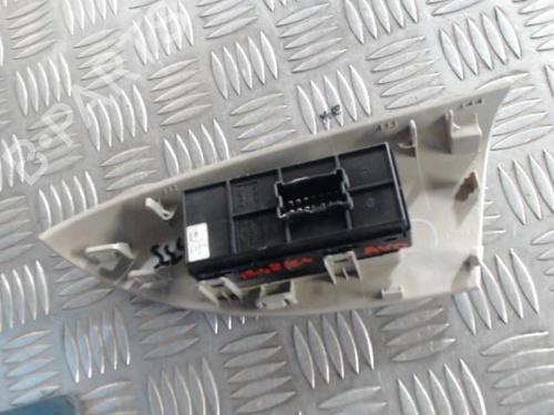 Used Right front window switch Right front window switch NISSAN JUKE (F15) 1.5 dCi (110 hp) 24264809 24264809