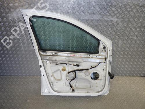 Used Left front door RENAULT CLIO III (BR0/1, CR0/1) 1.5 dCi (C/BR0G, C/BR1G) (68 hp) 24275562