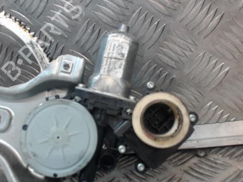 Used Front left window mechanism TOYOTA YARIS (_P9_) 1.4 D-4D (NLP90_, NLP90R) (90 hp) 24280303