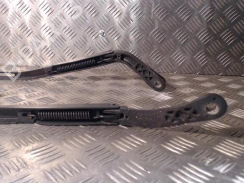 Used Front windshield wiper arm CITROËN C4 I (LC_) 1.6 HDi (109 hp) 24283902
