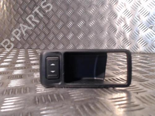 Interrupteur de vitre avant droite FORD FOCUS II (DA_, HCP, DP) 2.0 TDCi (136 hp) 24270417