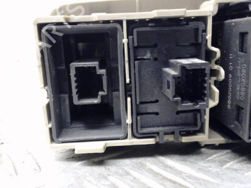 Used Headlight switch Headlight switch RENAULT SCÉNIC III (JZ0/1_) 1.9 dCi (JZ0J, JZ1J, JZ1K, JZ1S) (131 hp) 24279828 24279828