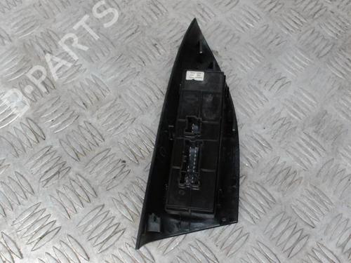 Used Left front window switch Left front window switch NISSAN JUKE (F15) 1.5 dCi (110 hp) 24275935 24275935